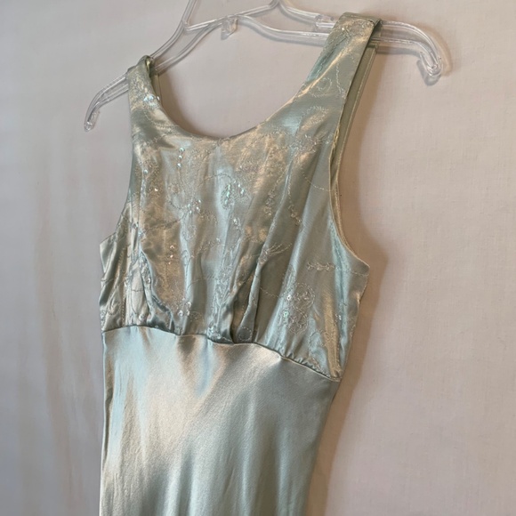 Light Green Satin Flower Sequined Sleeveless Dress Size 3/4 - Picture 5 of 15